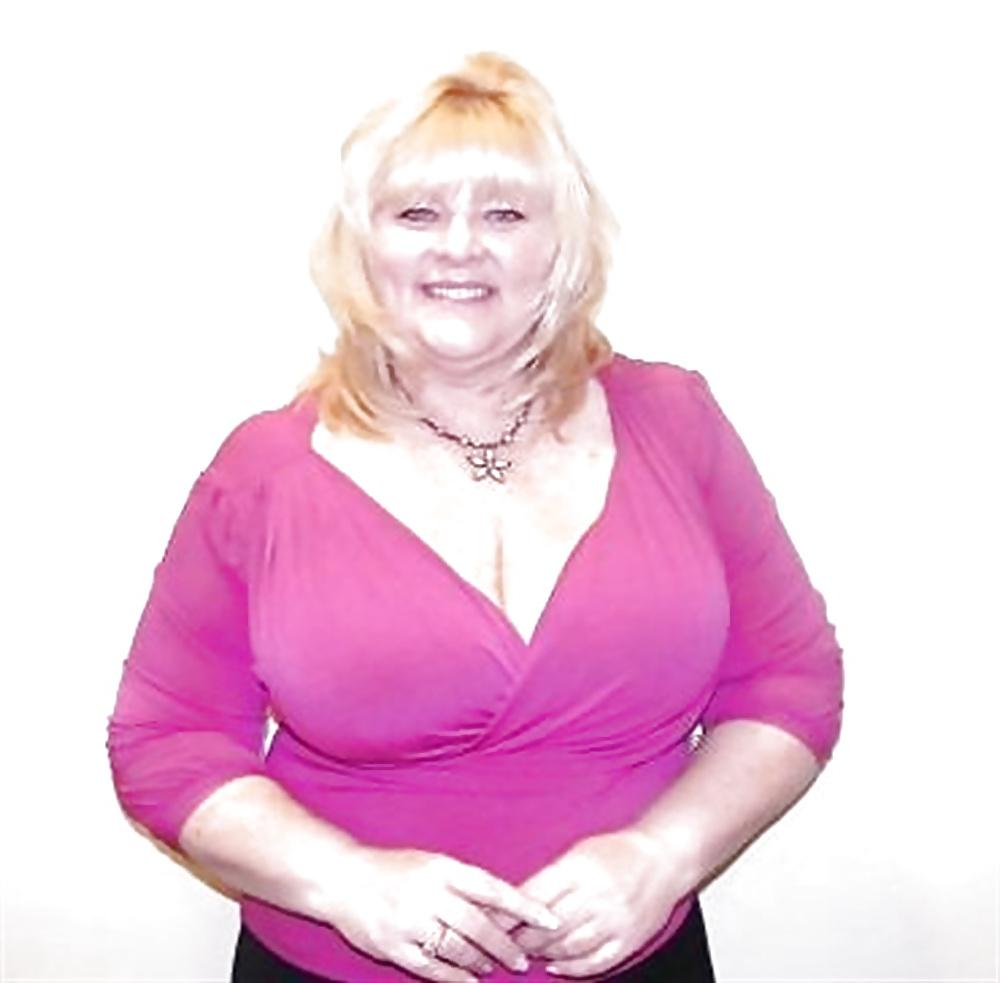 25P Wunderschöne BBW! (Oma GILF Edition)