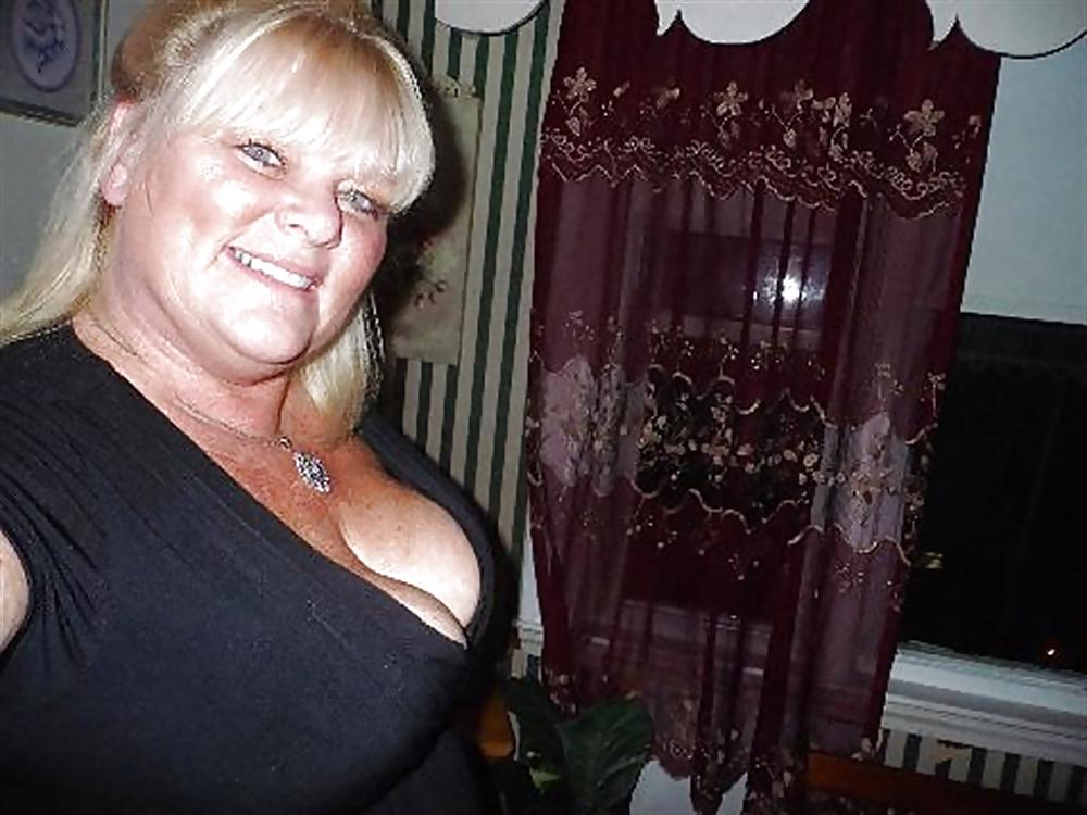 25P Wunderschöne BBW! (Oma GILF Edition)