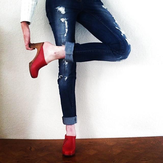 25P Red Clogs I