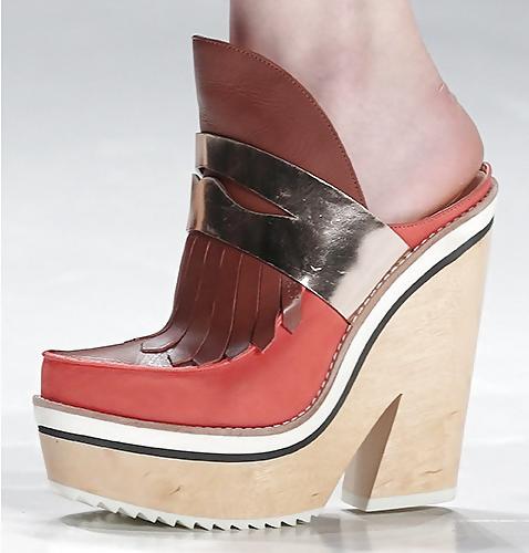 25P Red Clogs I