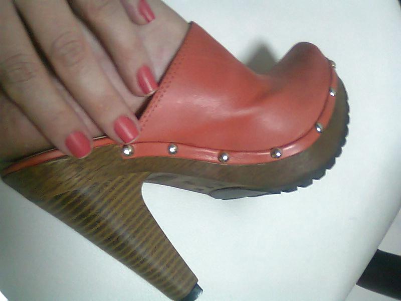25P Red Clogs I