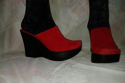 25P Red Clogs I