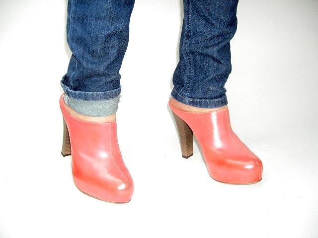 25P Red Clogs I