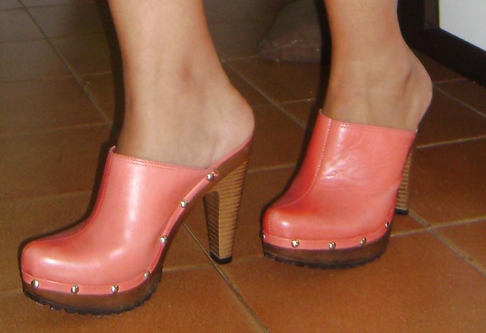 25P Red Clogs I