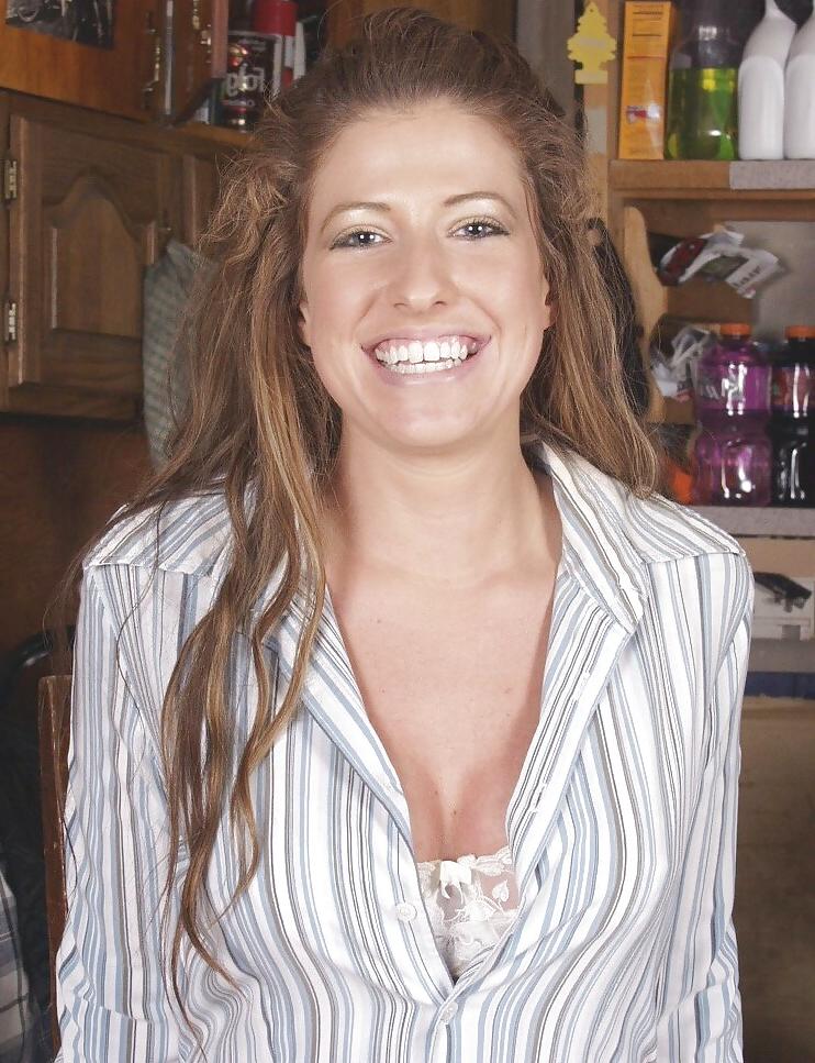 25P Cleavage In The Office
