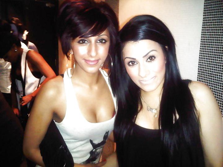 25P Uk british indian paki bengali slut in heels for degrading