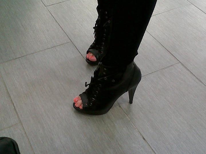 25P Uk british indian paki bengali slut in heels for degrading