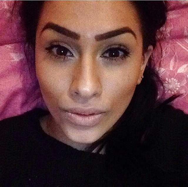 25P Uk british indian paki bengali slut in heels for degrading