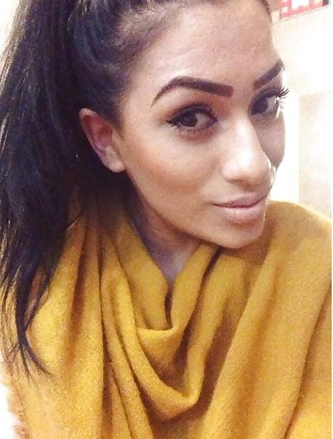 25P Uk british indian paki bengali slut in heels for degrading