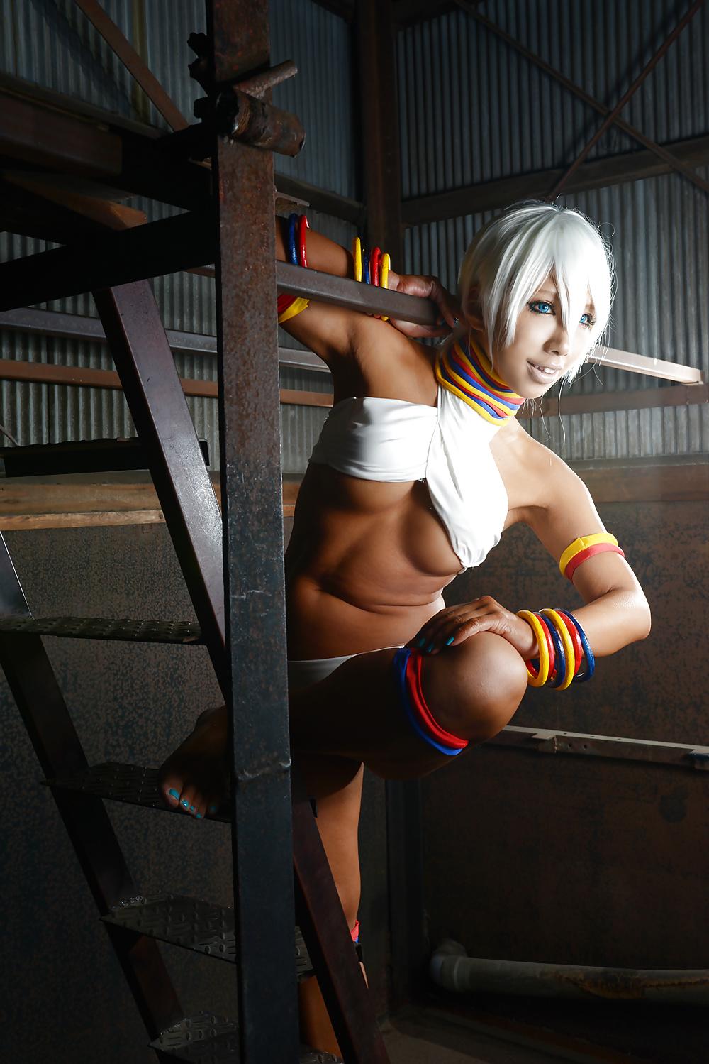 25P Dancing Elena