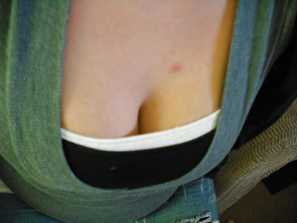 22P My Lady Friends Cleavage