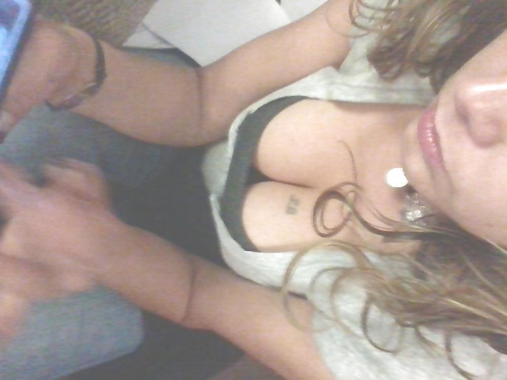 22P My Lady Friends Cleavage
