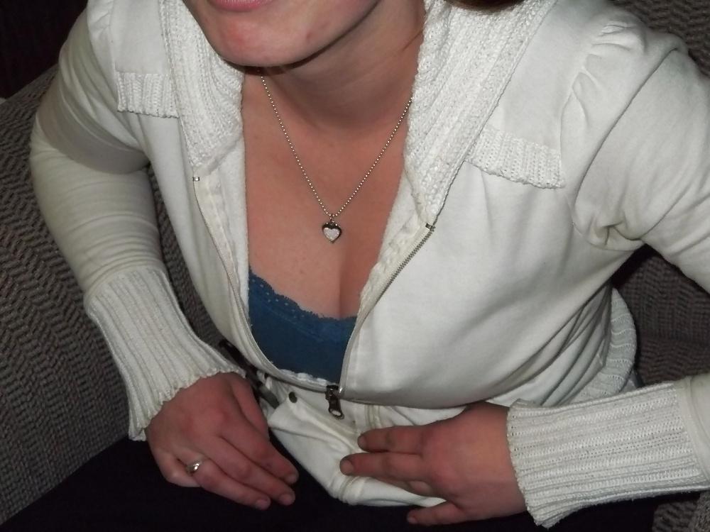22P My Lady Friends Cleavage