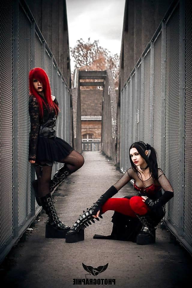25P So Gothic So Be )o(