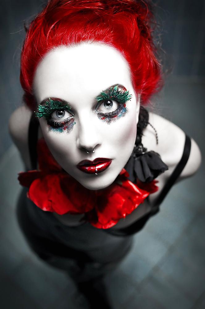 25P So Gothic So Be )o(