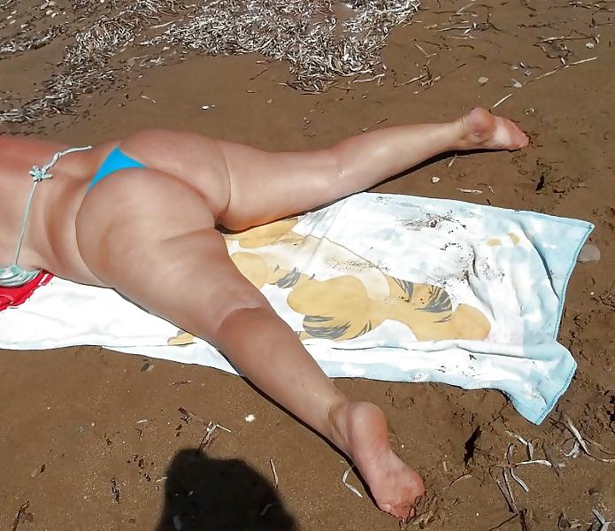 25P BBW BEACH