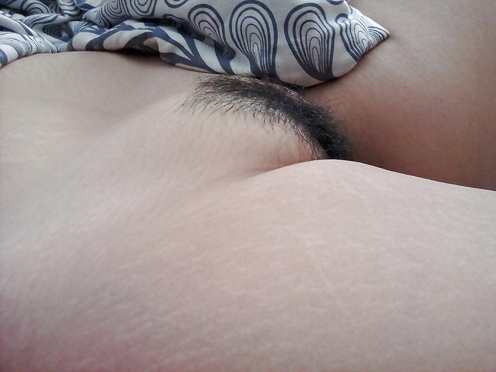25P Asian wife naked on bed
