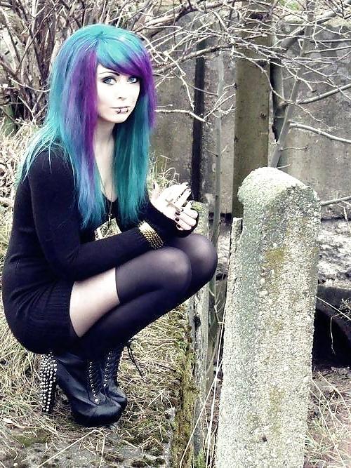 25P Gothic and Magical )o(