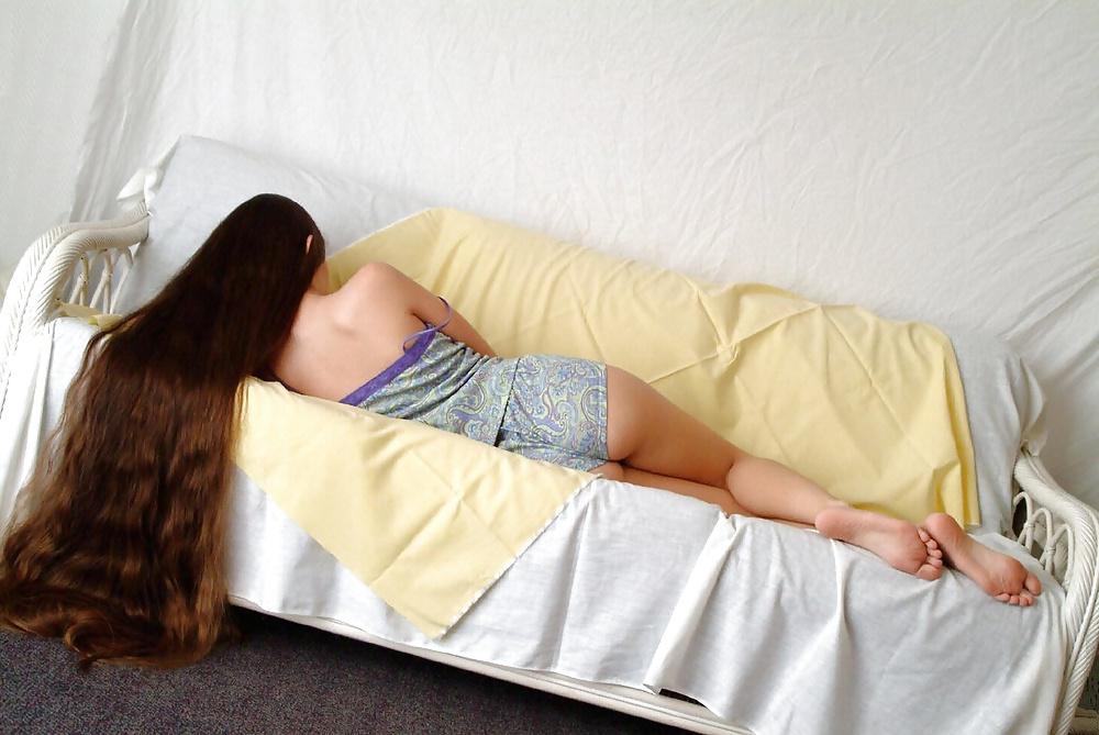 25P Beautiful Teen With Insanely Long Hair - 02