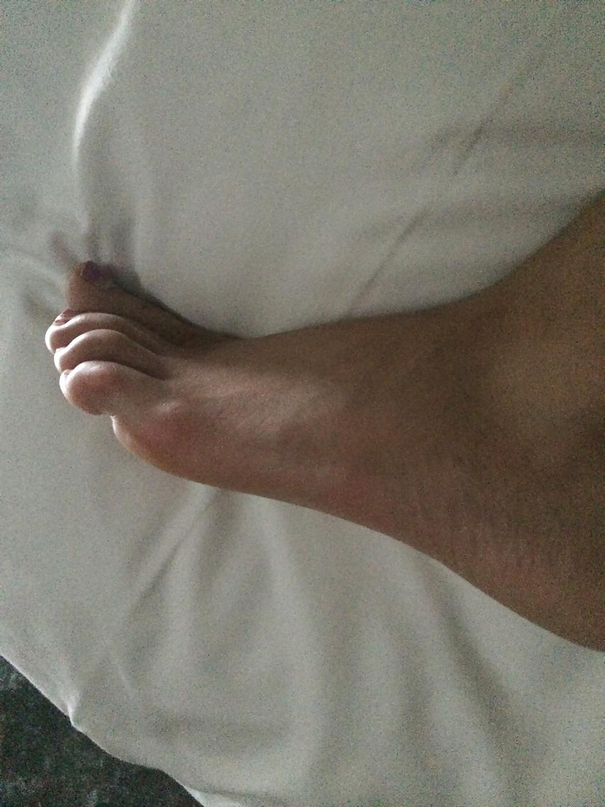 7P Sexy British Harpreet Legs and Feet