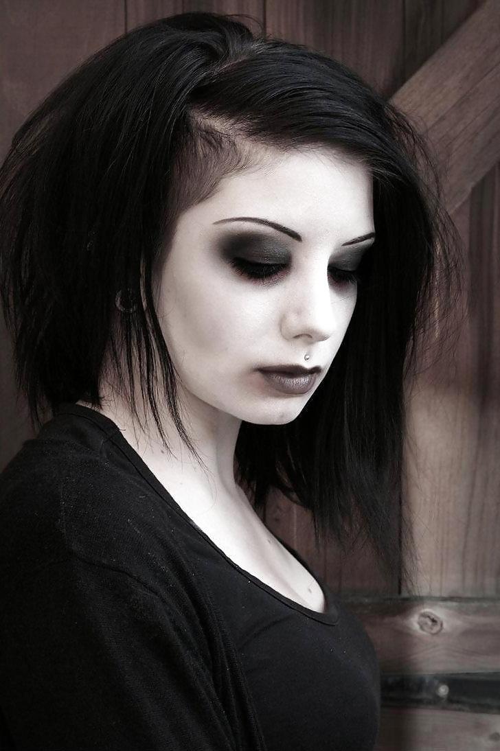 25P Gothic and Enchanting.