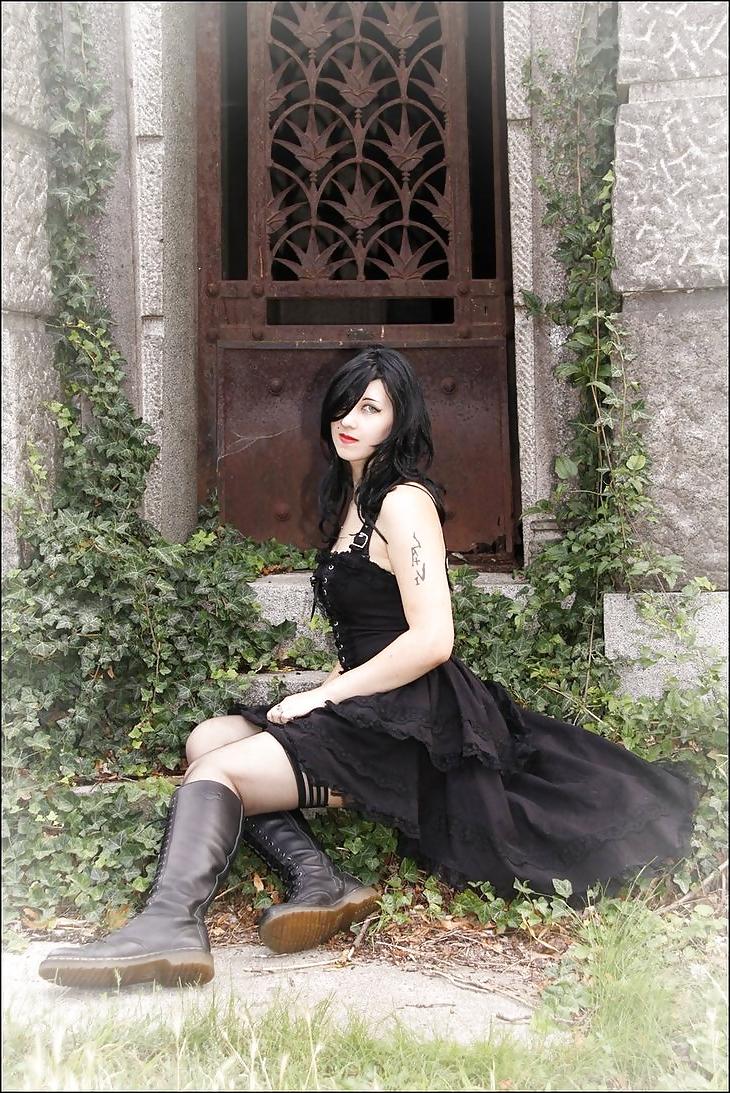 25P Gothic and Enchanting.