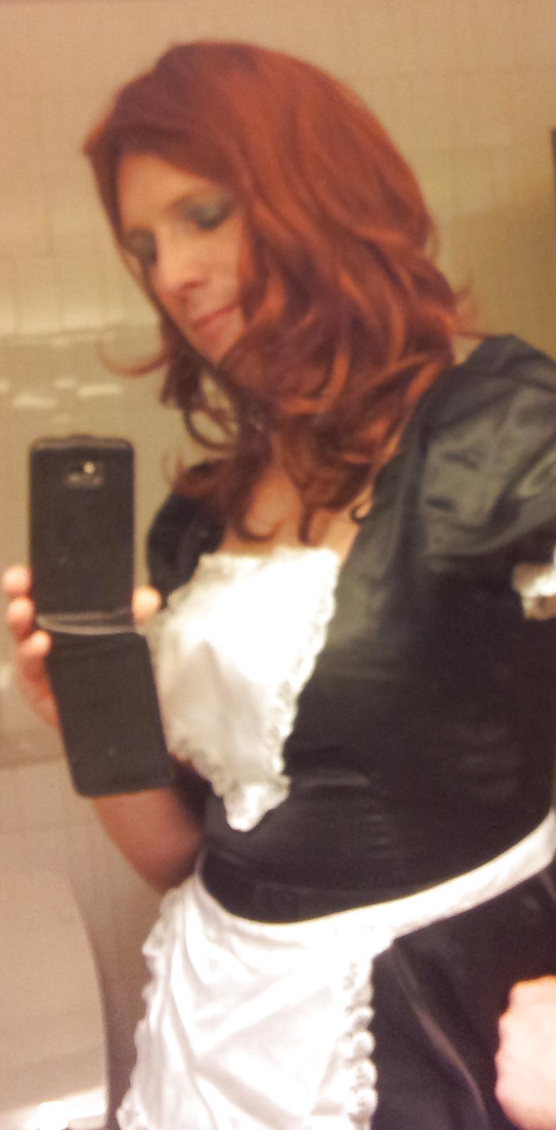 25P Red hair and red dress