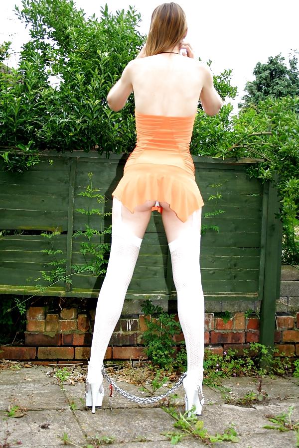 21P Leggy British Fucktoy getting some Fresh Air