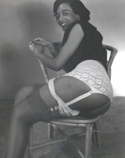 17P CLASSIC BLACK MILFS AND MATURES VOL.5