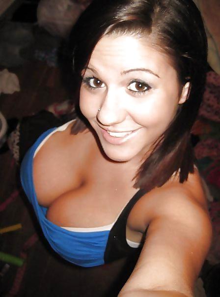 20P Deep Cleavage 11