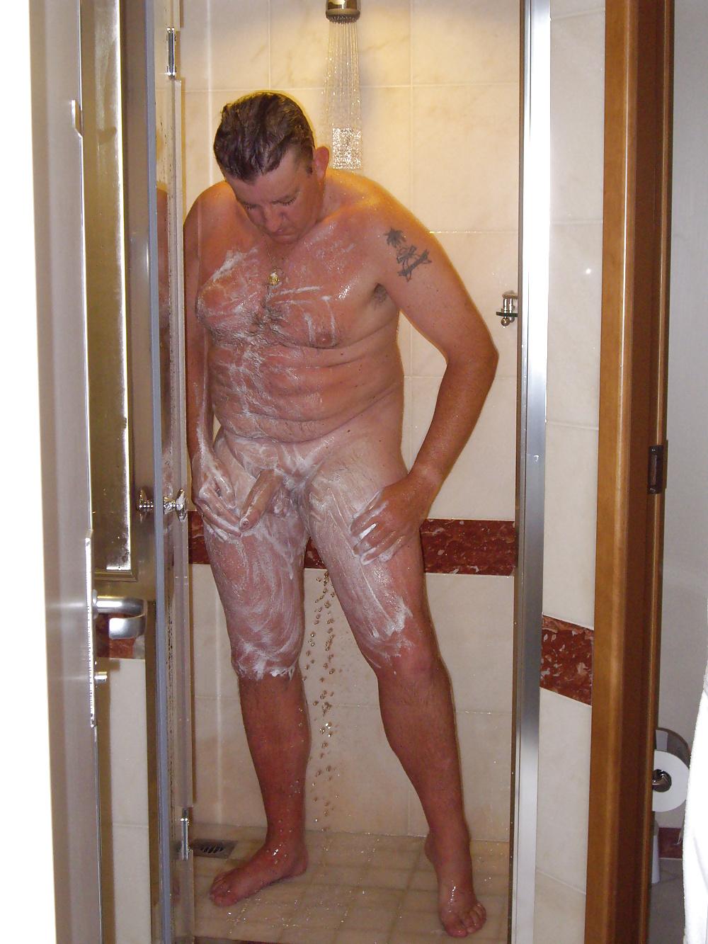 8P Shower time