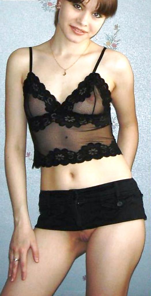 25P Private Pics - young hot brunette teen girl with short hair
