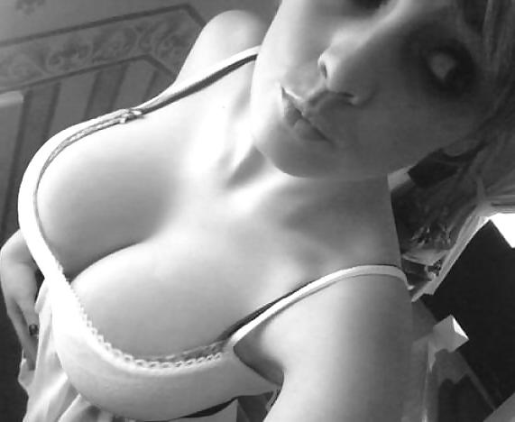 20P Deep Cleavage 8