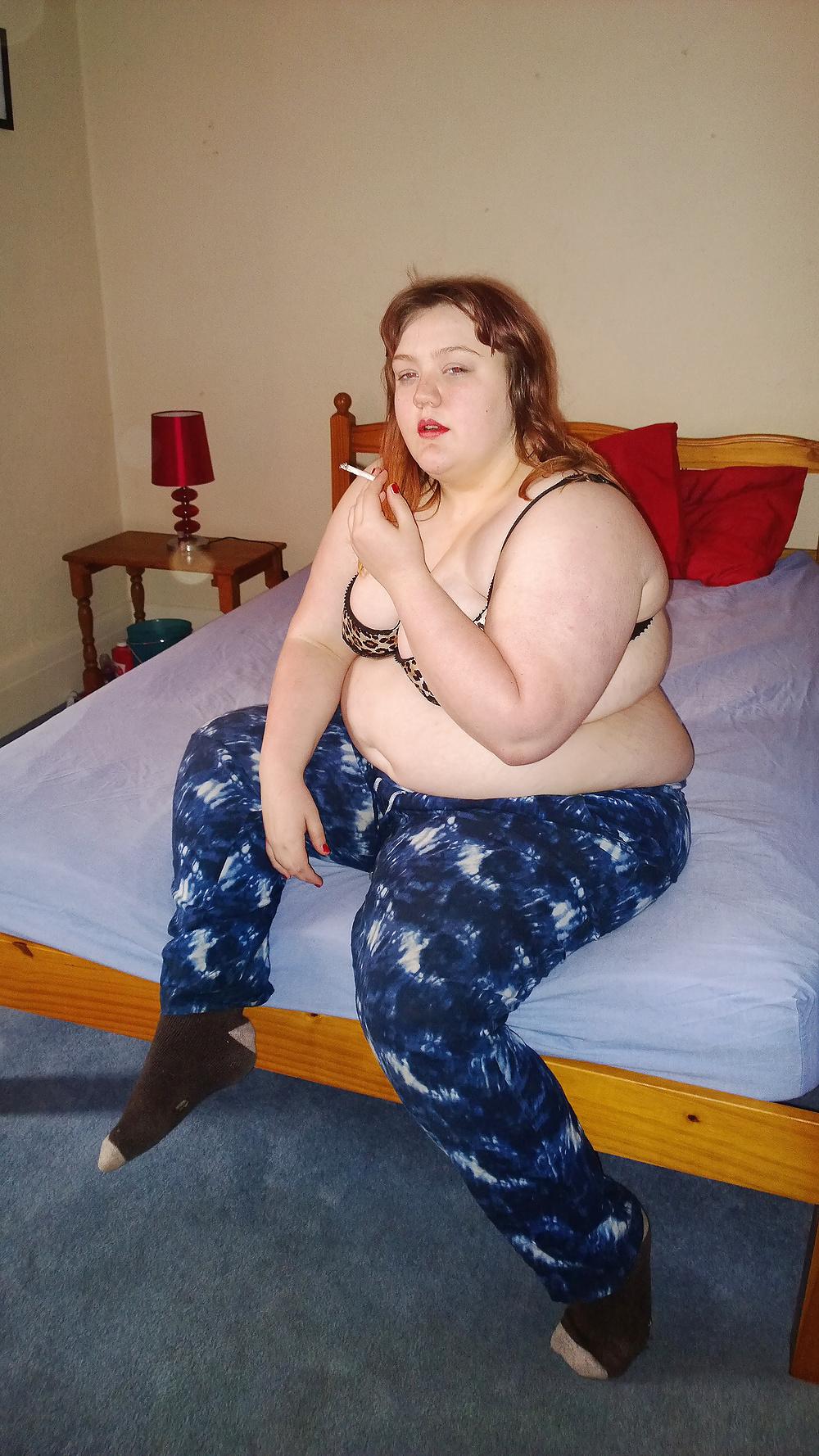 23P Tim Tess 24 Hairy BBW, Bed, Orgasm Control and Smoke