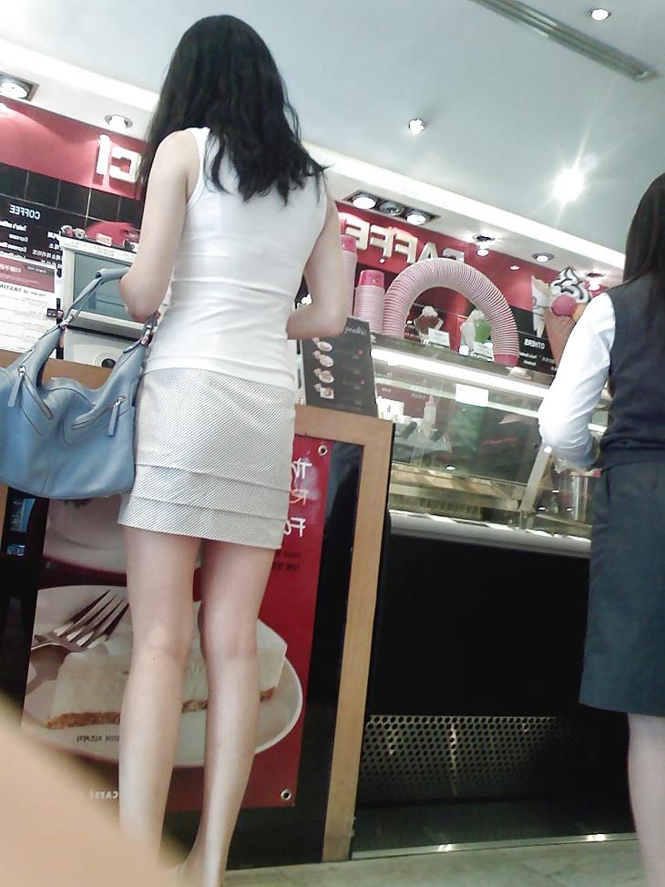 25P Beautiful korean women in public