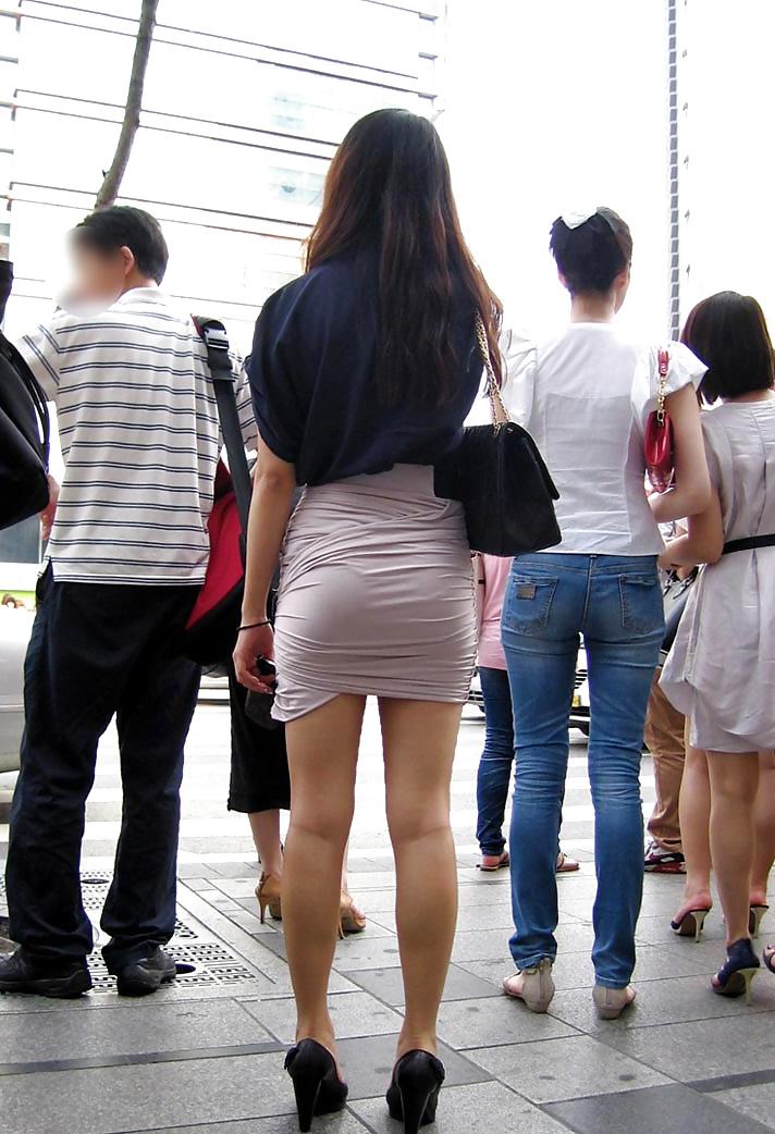 25P Beautiful korean women in public