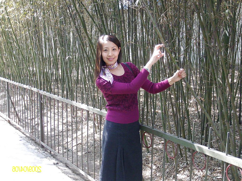 25P Asian girl  Likes 3P