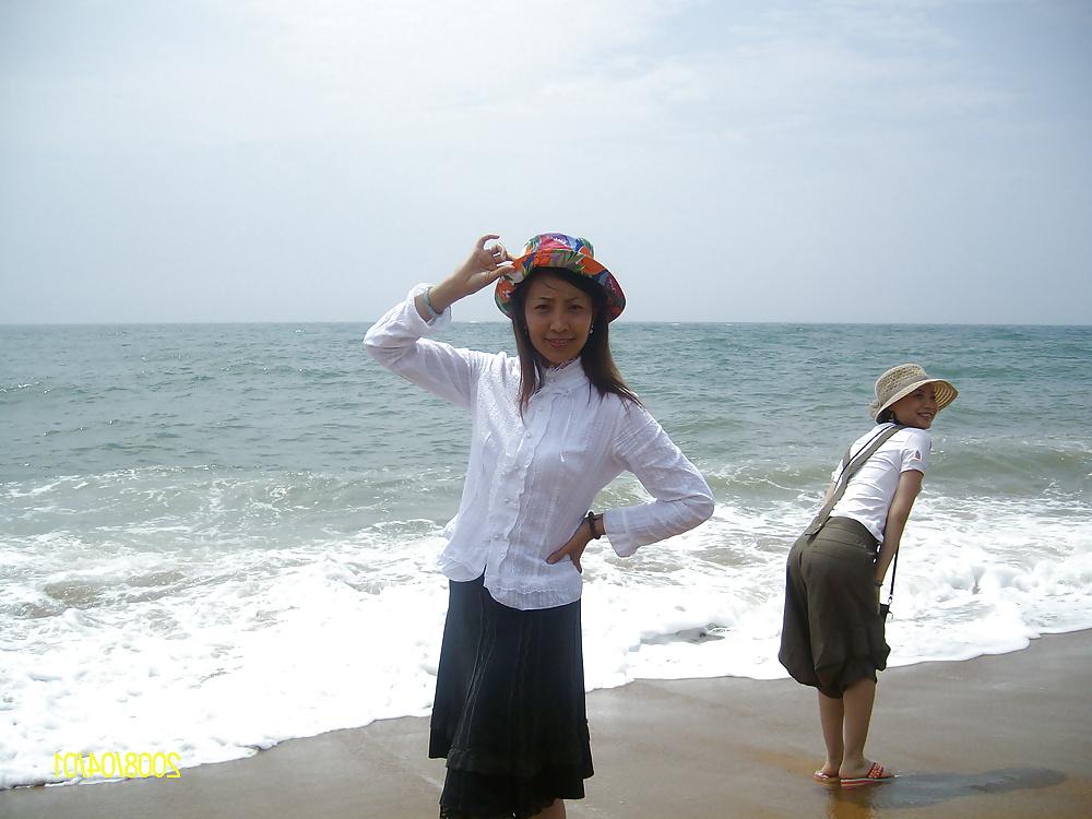 25P Asian girl  Likes 3P