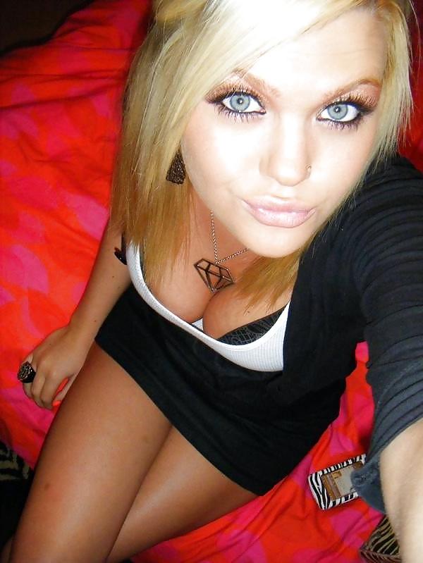 25P Busty Teens Cleavage 2