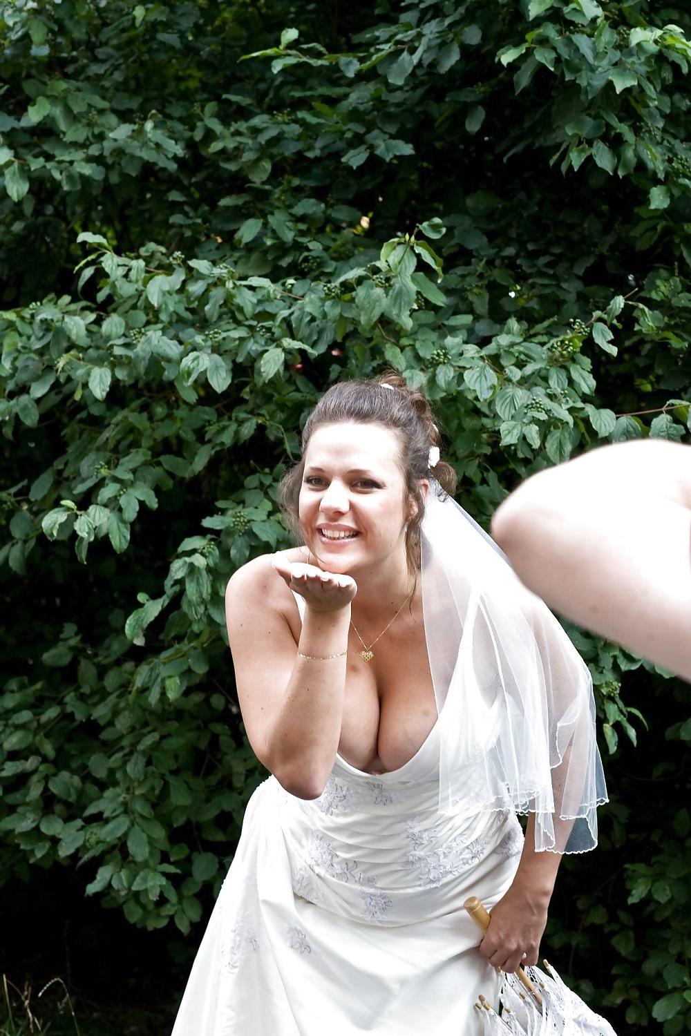 25P Bridal Cleavage and Downblouse