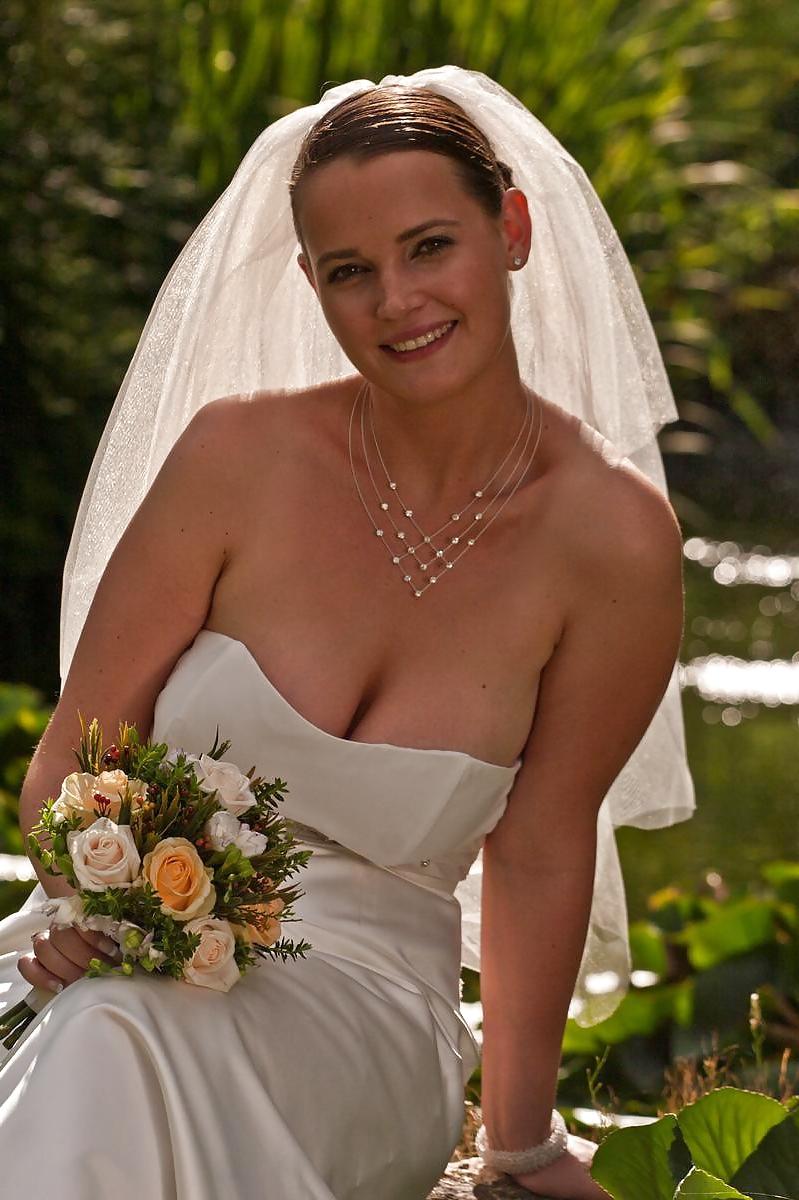 25P Bridal Cleavage and Downblouse