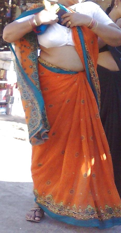 17P Cleavage aunties