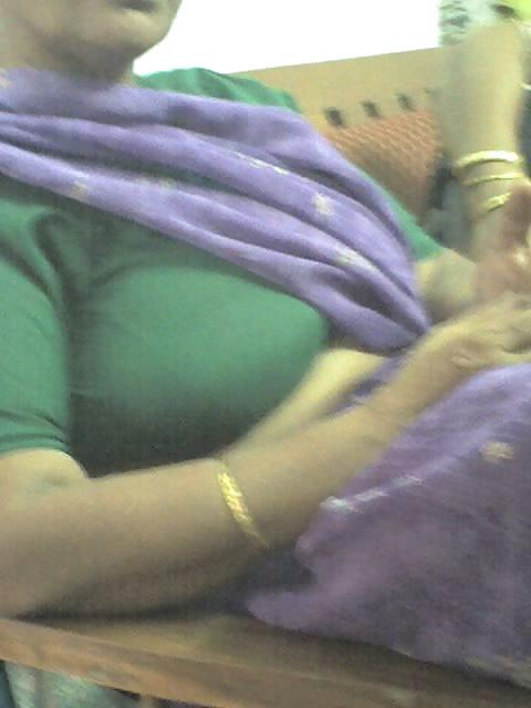17P Cleavage aunties