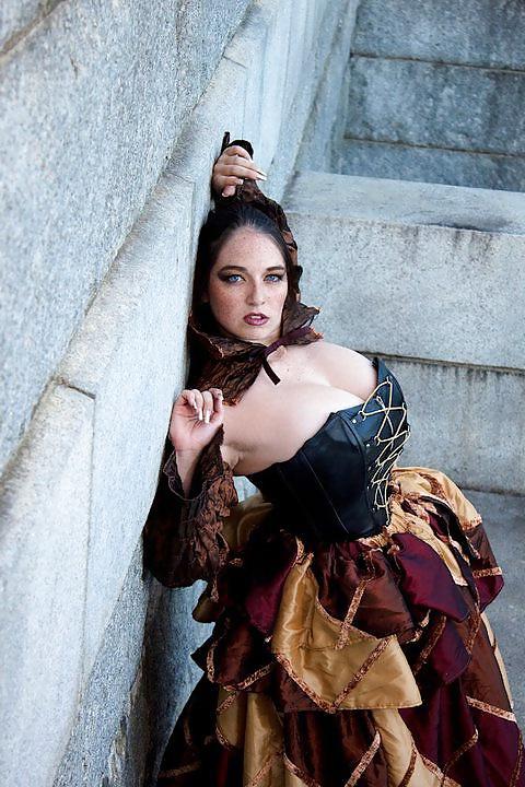 25P Ye Olde Cleavage