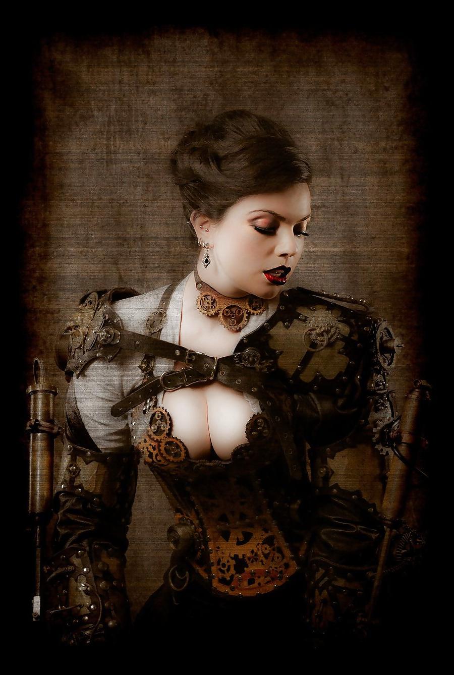 25P Ye Olde Cleavage