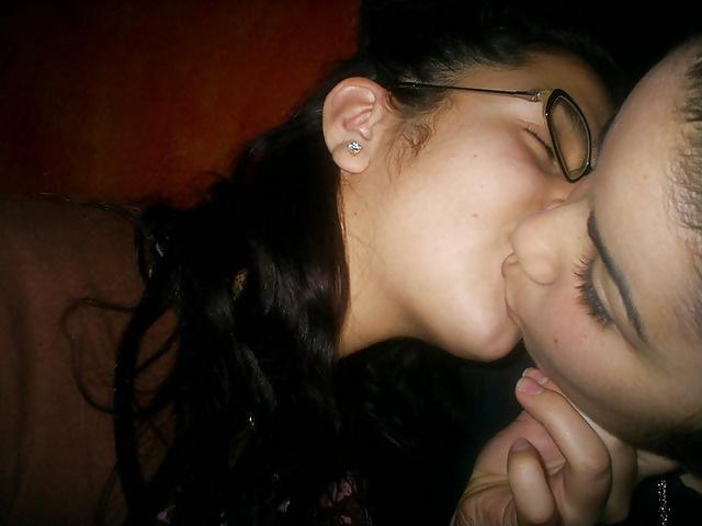 25P Girls Kissing Girls 4