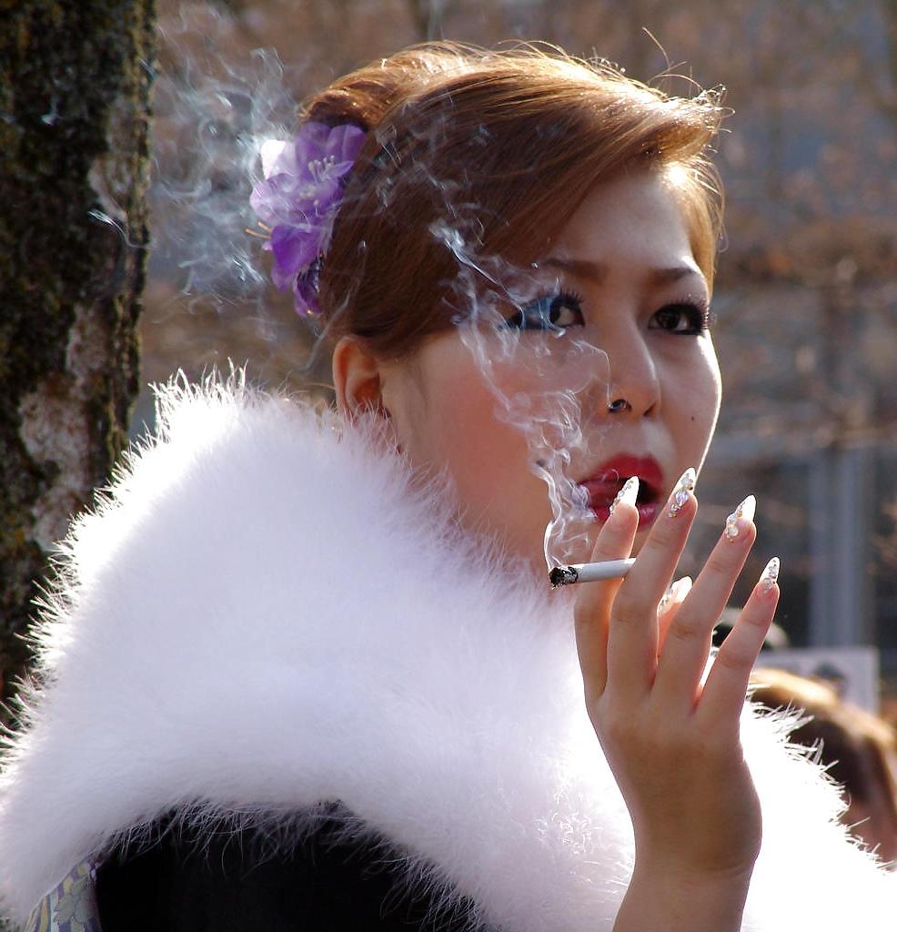 25P smoking fetish asian - rauchende asiatische schoenheiten