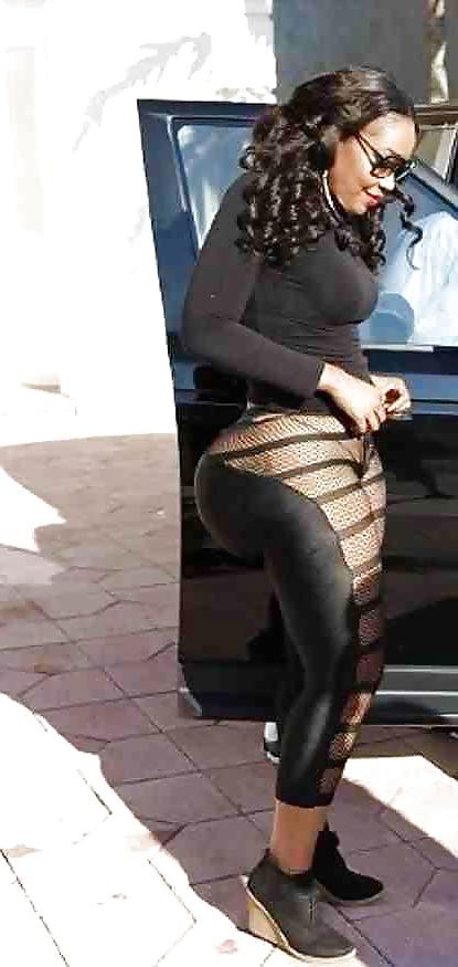 25P Thick black chocolate big booty 5