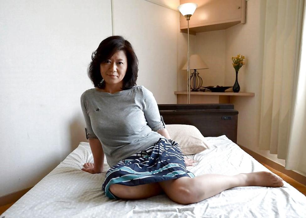 25P Asian milf 5