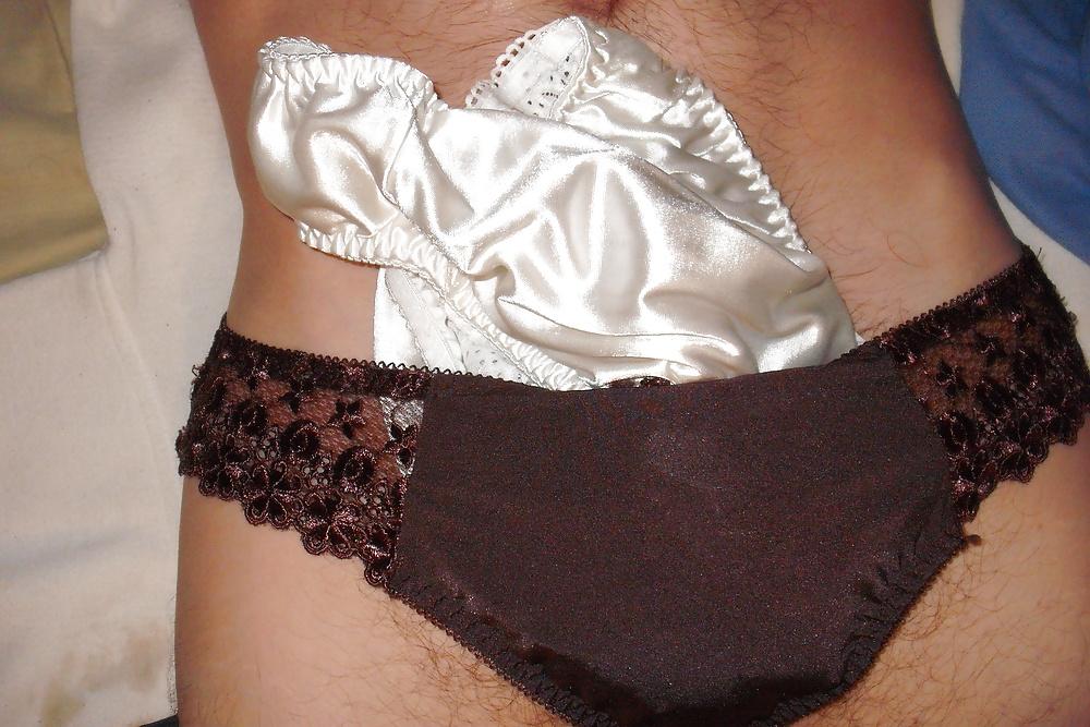 25P Ejaculation ds petite culotte satin blanche de la voisine.